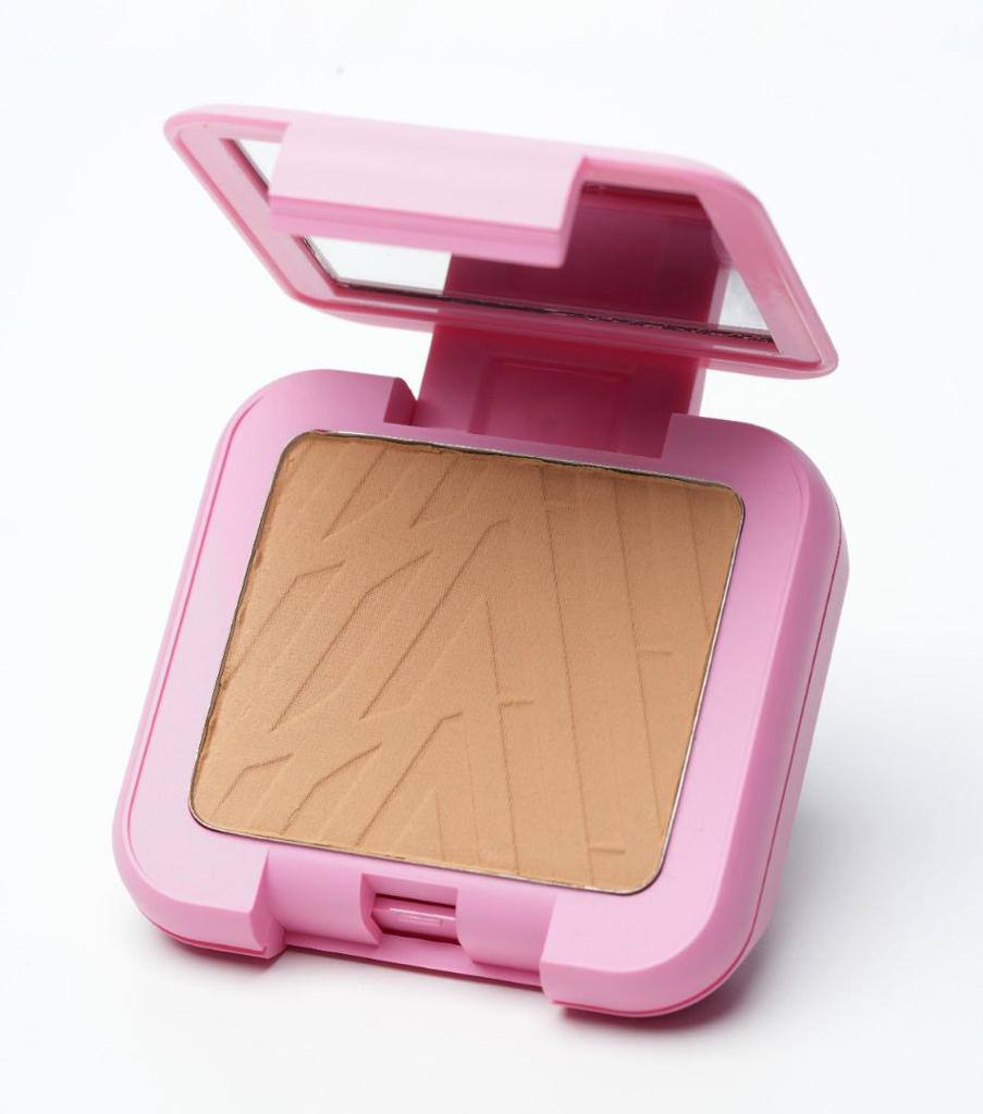 Haus Cosmetics Magic Pinky Powder Foundation (not valid for customers)